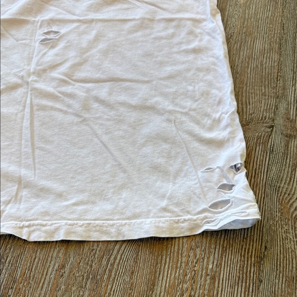 Lulu Simon Studio White distressed Graphic T-Shirt with 'UNSUBSCRIBE' Print L - Picture 7 of 12
